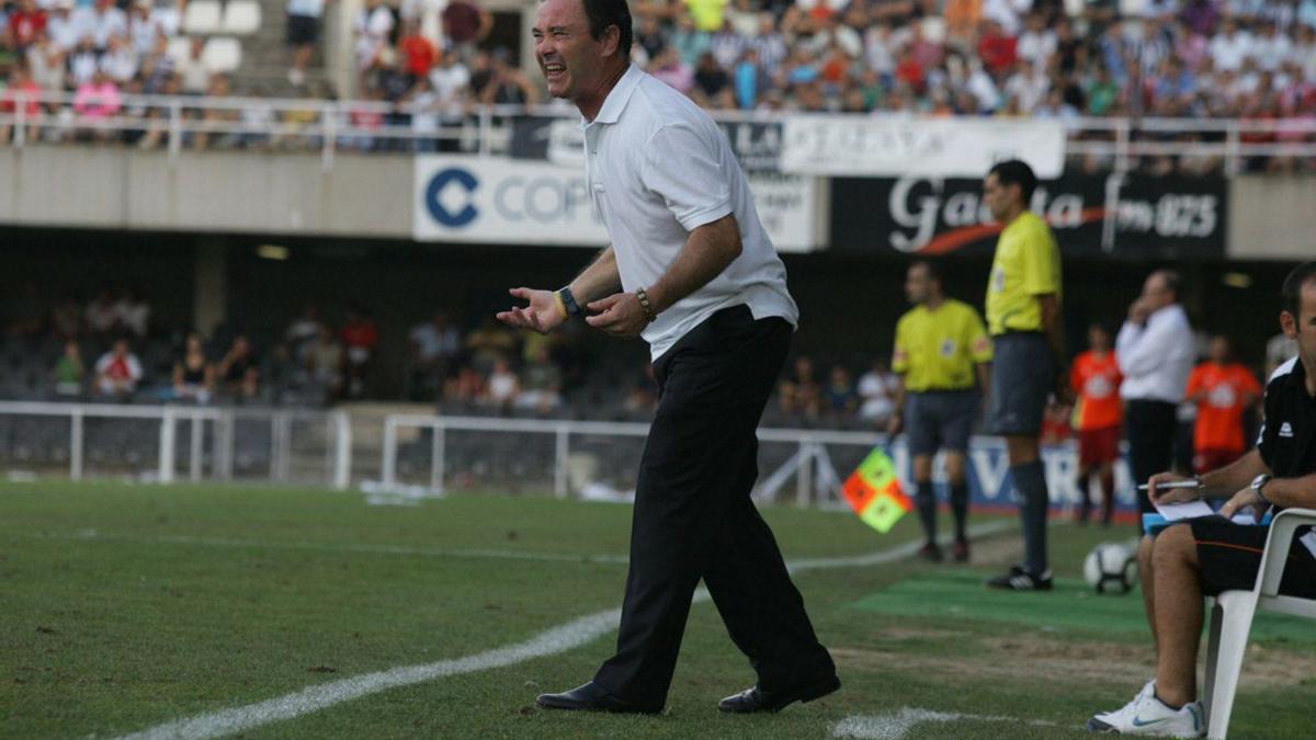 Juan Ignacio Martínez, en una imagen de la mejor temporada del club en Segunda. | LA OPINIÓN