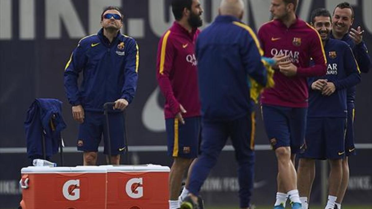 Luis Enrique, en un momento del entrenamiento de ayer del Barça.