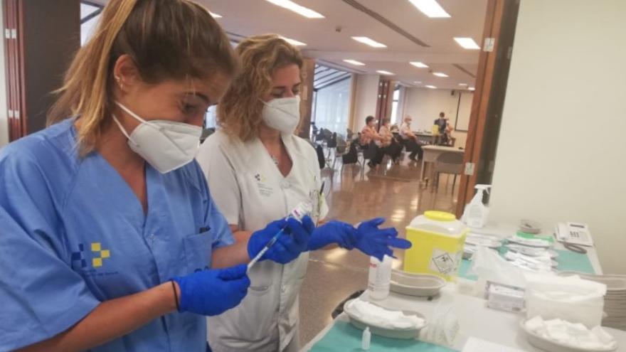 El coronavirus deja 212 nuevos casos y 3 fallecidos más en Canarias este Viernes Santo