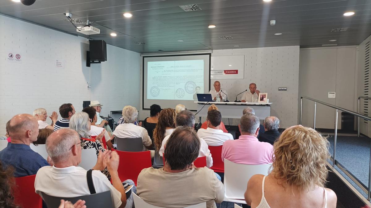 La presentació va tenir lloc a la Biblioteca Fages de Climent de Figueres