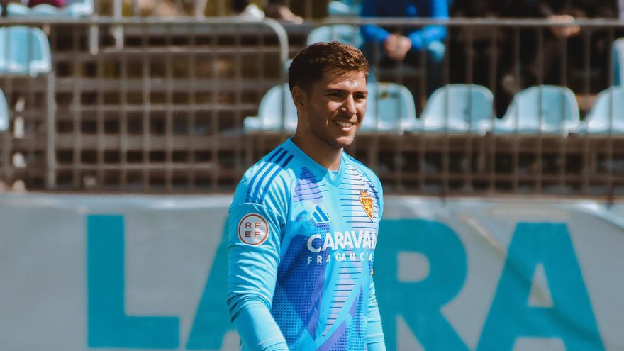 El Real Zaragoza asegura su portería de futuro. Carlos Calavia renueva hasta 2027