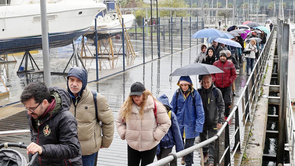 La lluvia no agua la Semana Santa en Cíes