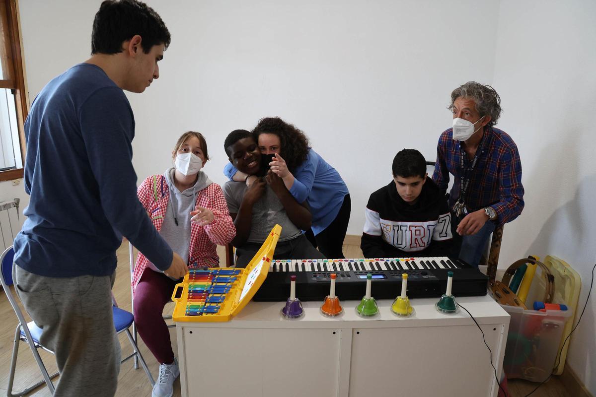 Actividades en Menela, Fundación para la atención especializaqda con persona con trastorno del espectro del autismo. Imagen de archivo.