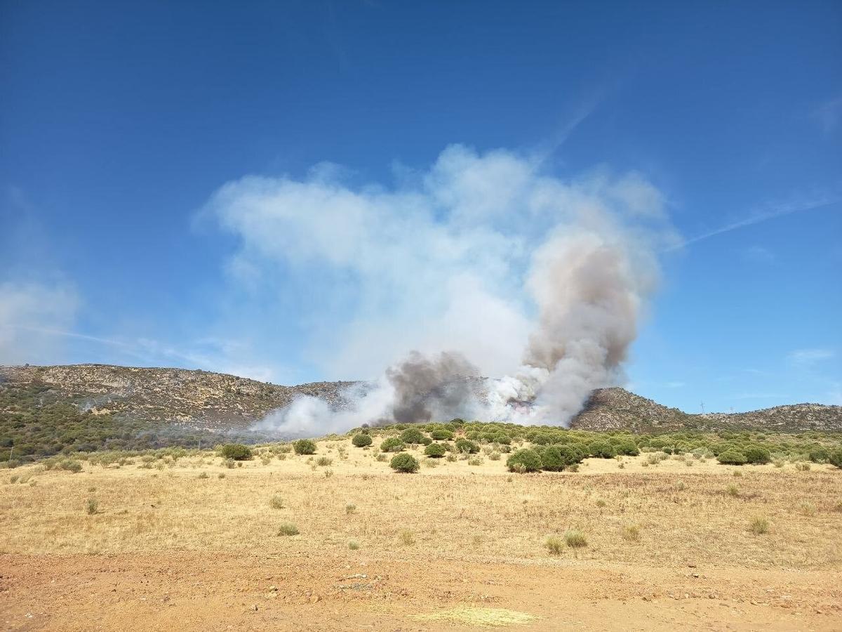 Imagen del incendio en Arroyo de San Serván