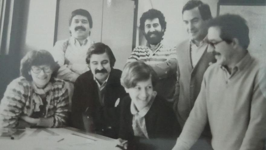 Equipo de la Oficina de Urbanismo en el Vigo de 1980. Junto a él, Enrique, Chemay, Amparo, Jesús, Felisa y Moreno