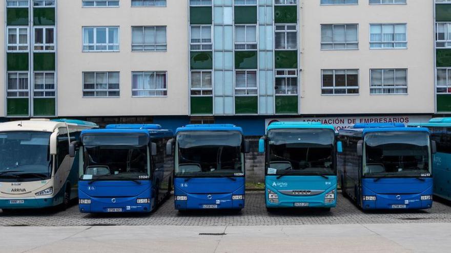 Autobuses parados en la estación de A Coruña en la huelga del pasado 31 de marzo. |   // CASTELEIRO / ROLLER AGENCIA