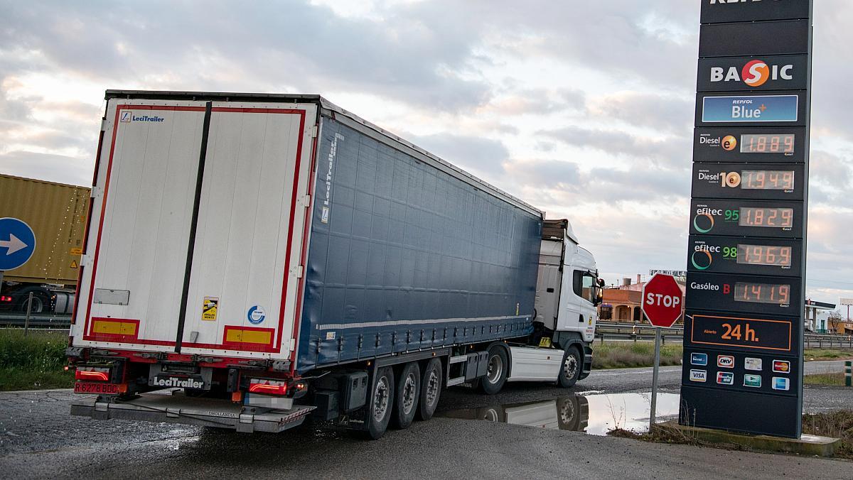 Els transportistes denuncien «confusió» en el sistema de renovació d’ajudes al gasoil