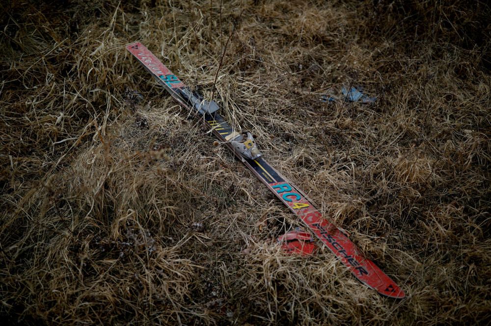 L'aspecte fantasmagògric predomina a les instal·lacions abandonades de l'estació d'esquí Alps Ski Resort, a Corea del Sud, tancat des del 2006.