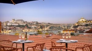 Vista de Oporto desde la terraza del hotel.