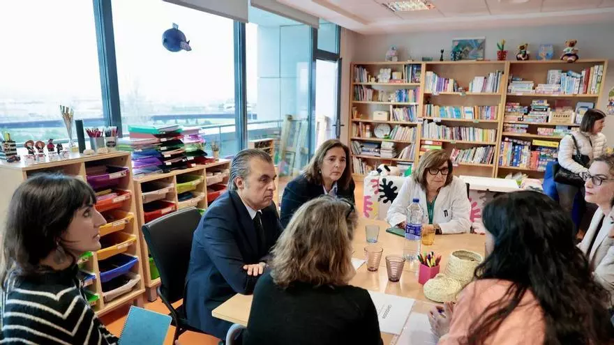 VÍDEO | El aula hospitalaria Maria Antònia Pascual garantiza la continuidad educativa de los niños hospitalizados en Son Espases