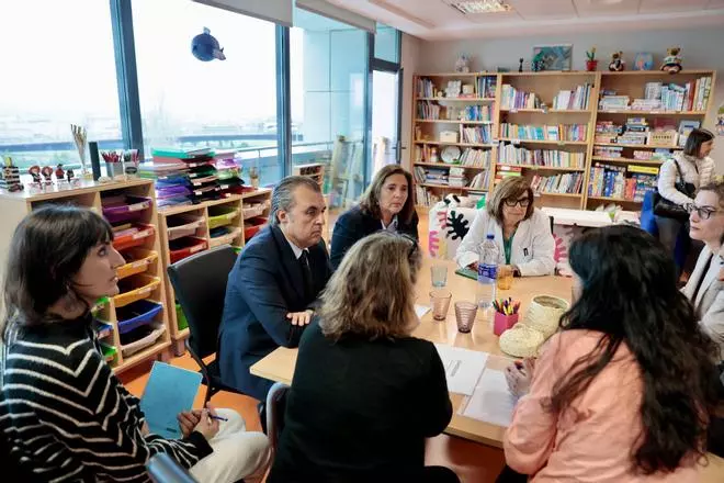 Visita institucional al aula hospitalaria Maria Antònia Pascual