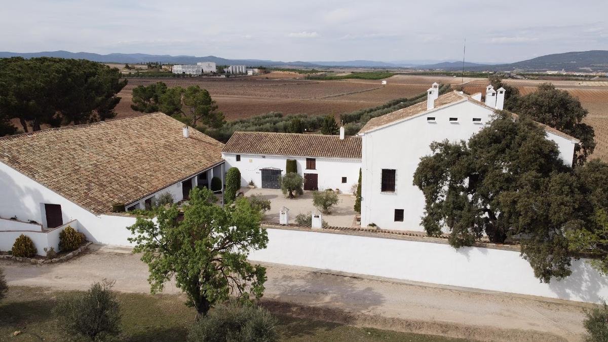 Hoya de Cadenas by Vicente Gandía es uno de los mejores proyectos de enoturismo en España.
