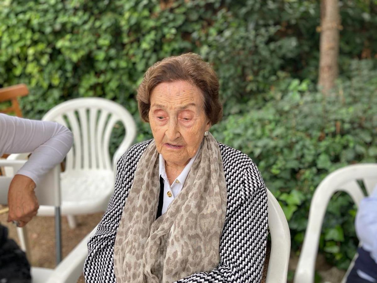 La señora Esther