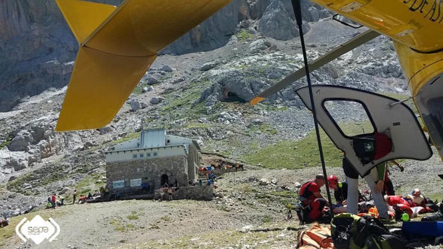 Rescatan a un montañero gallego en Asturias