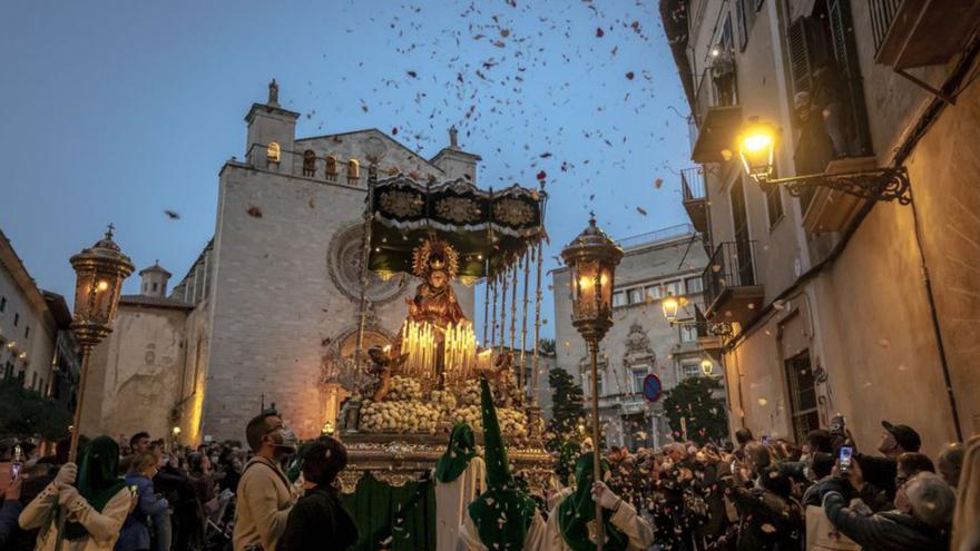 Trío de procesiones por el Lunes Santo