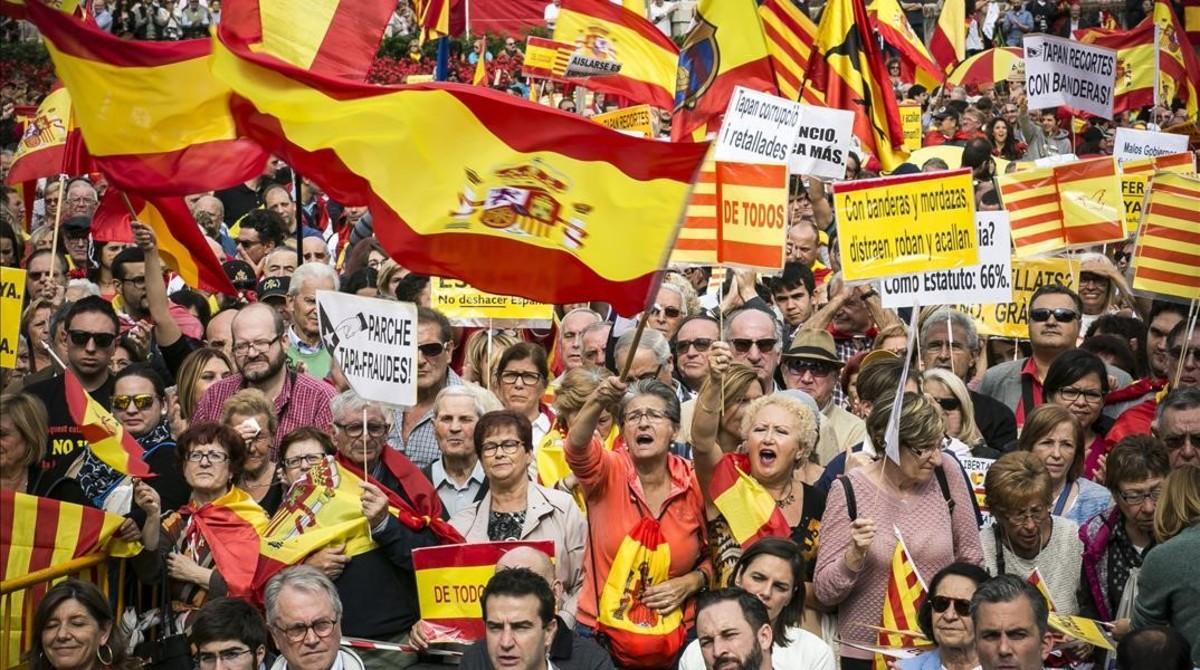 fcasals35884782 barcelona   2016  10 12    politica  manifestaci n del 12 de161015163218
