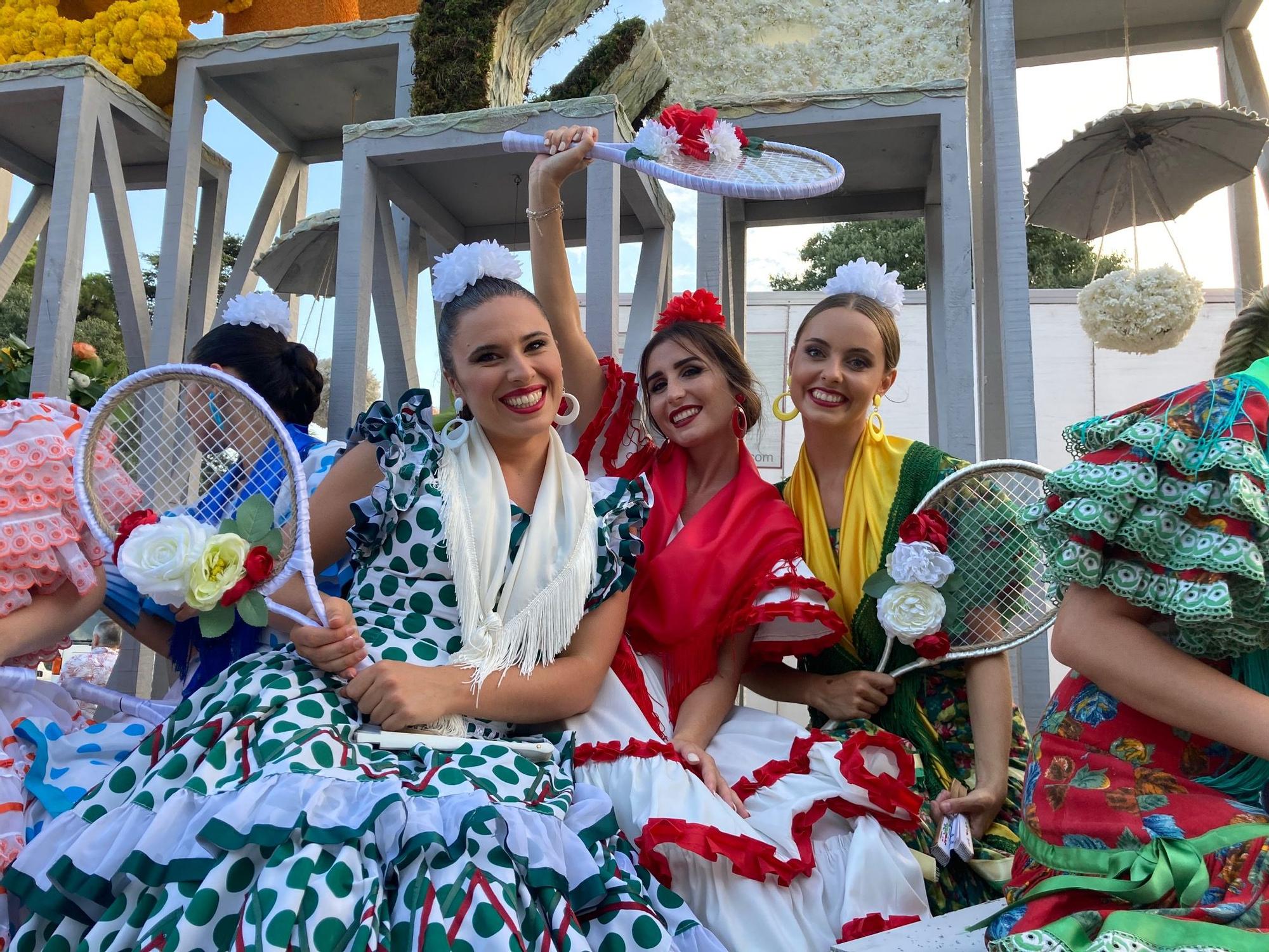 Un final "de Berlanga" para Consuelo y la corte: despedida con primer premio