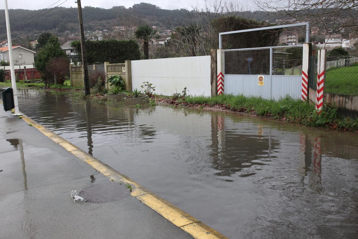 Las fuertes precipitaciones de ayer provocaron inundaciones ayer en Agrelo.