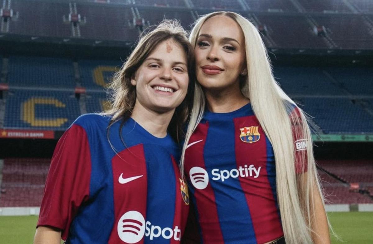 Muskaa y Bad Gyal en el Camp Nou.