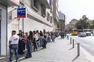 Joana Marcús firma ejemplares de su último libro ‘Los ecos de Jude’ en Palma
