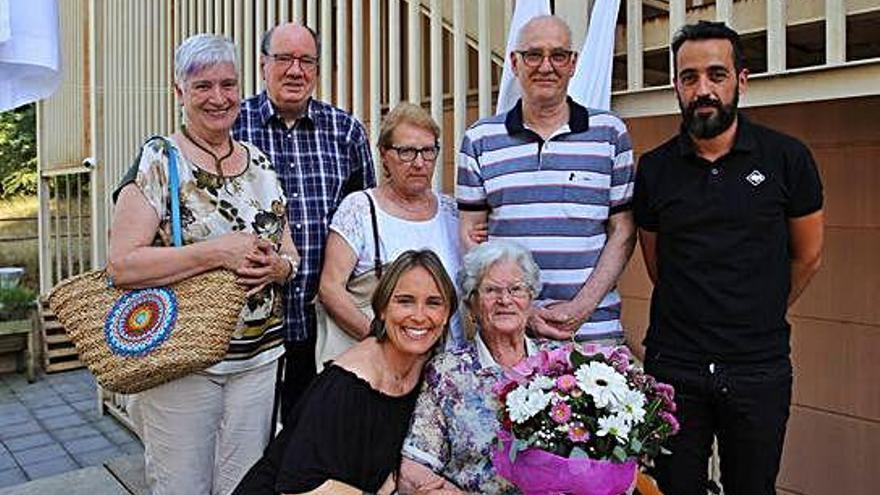 Aniversari La veïna Pilar Alcalà celebra 100 anys