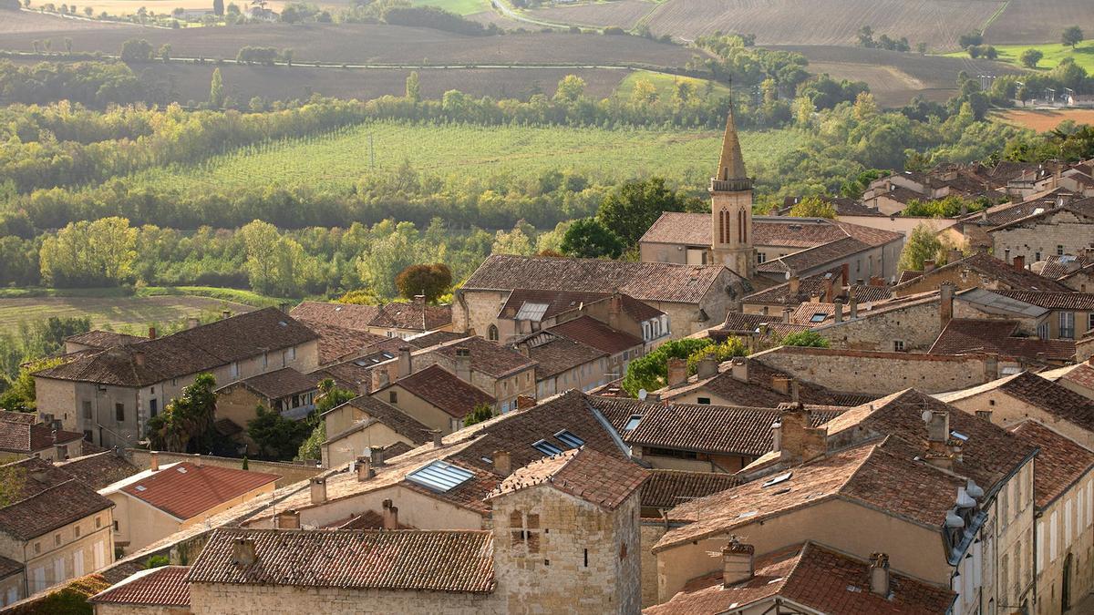 Francia también tiene su Toscana: la recorremos tras los pasos de  D’Artagnan