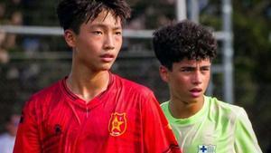 Li Haoyan es muy poderoso en lo físico