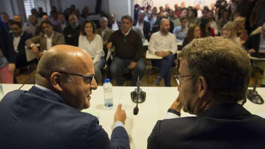 Manuel Baltar y Alberto Núñez Feijóo en la junta directiva provincial del PP. // Brais Lorenzo