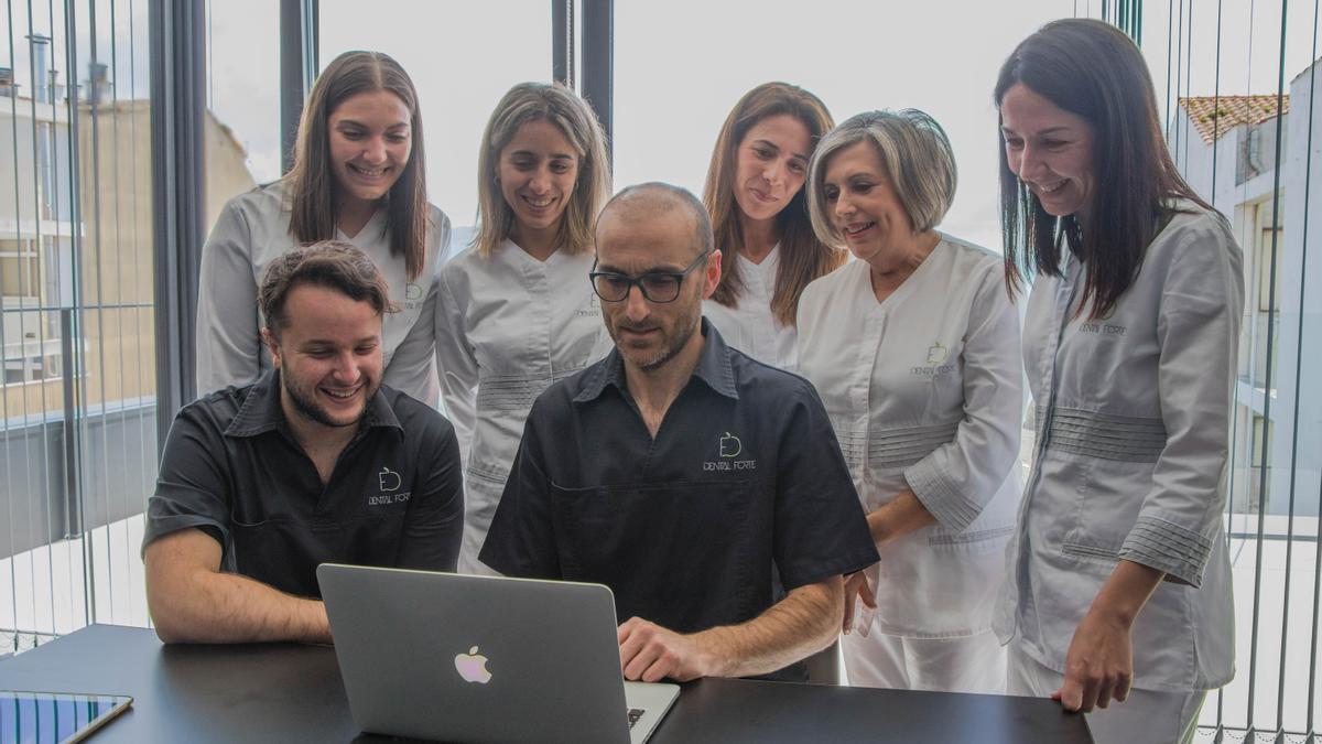 Dental Forte dispone de un equipo formado continuamente y experimentado.