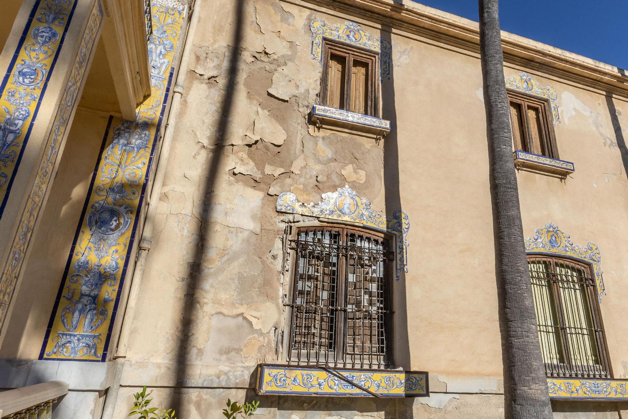 Jacarilla quiere rehabilitar la espectacular Casa Palacio del Marqués de Fontalba