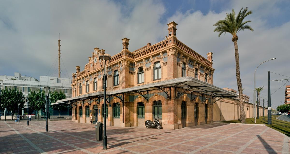 Gracias a la innovación tecnológica de Aguas de Murcia, el cuidado de cada gota de agua se traduce directamente en bienestar, salud urbana y futuro.