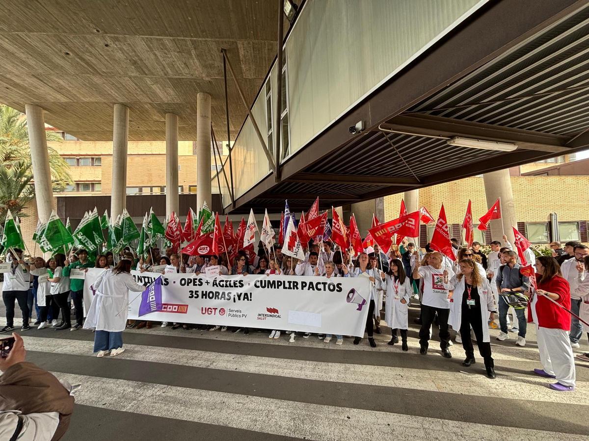 Los sanitarios de la Generalitat exigen que se proteja la sanidad pública