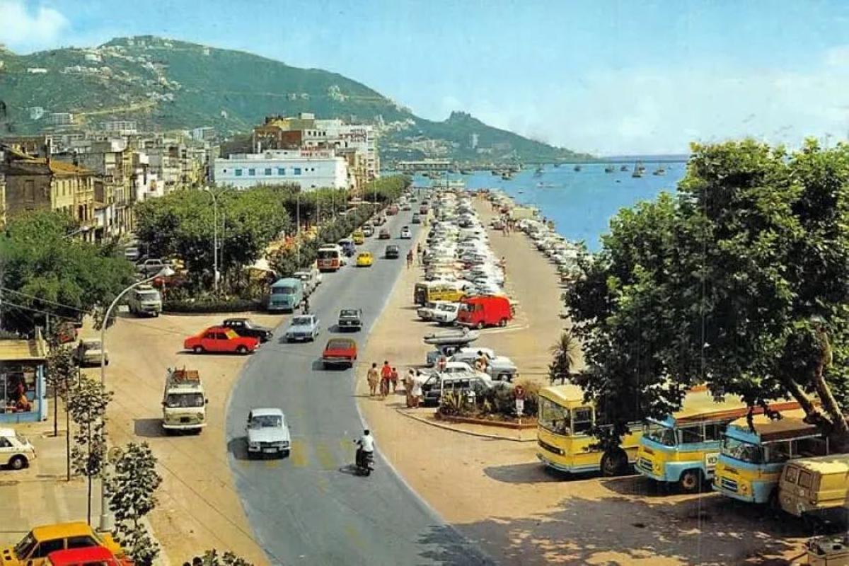 Una postal de Roses de l'any 1973, l'època i l'ambient quotidià que retraten els documentals de Jack Ijsseltein.