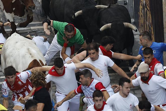 En imágenes | Tercer encierro de los Sanfermines 2026