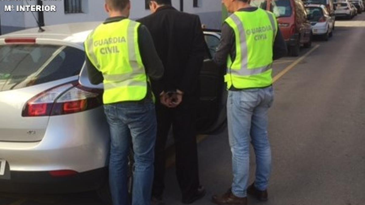 La Guardia Civil detiene a un hombre en Picassent por exhibicionismo.