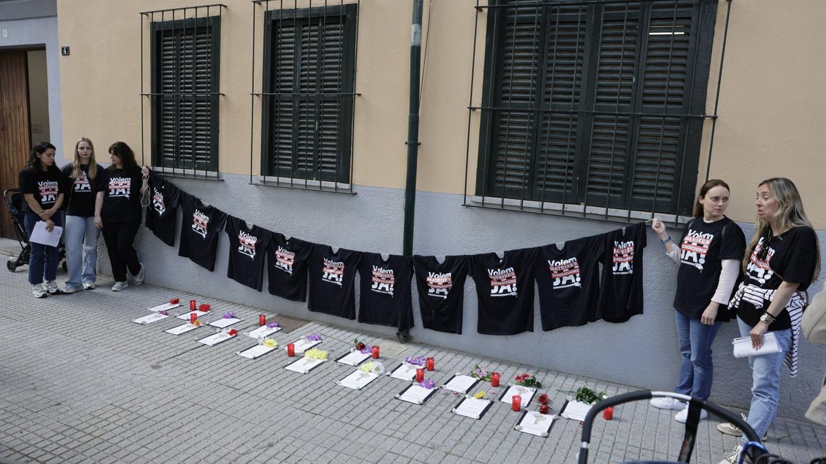 'Memorial' de protesta en la 'escoleta' Ciutat Antiga en el primer día de huelga de los centros externalizados de Palma.