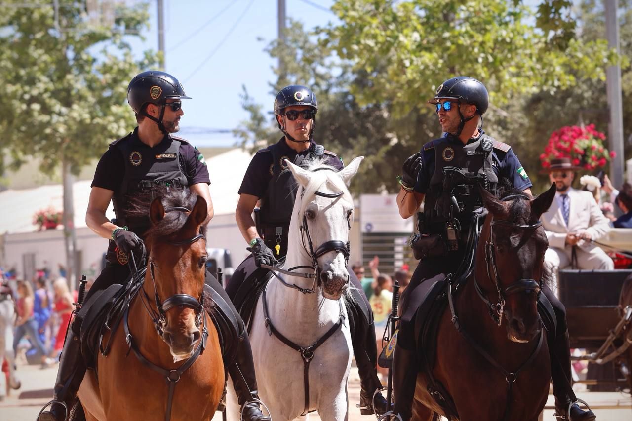 La Feria entra en calor con todas las mesas llenas