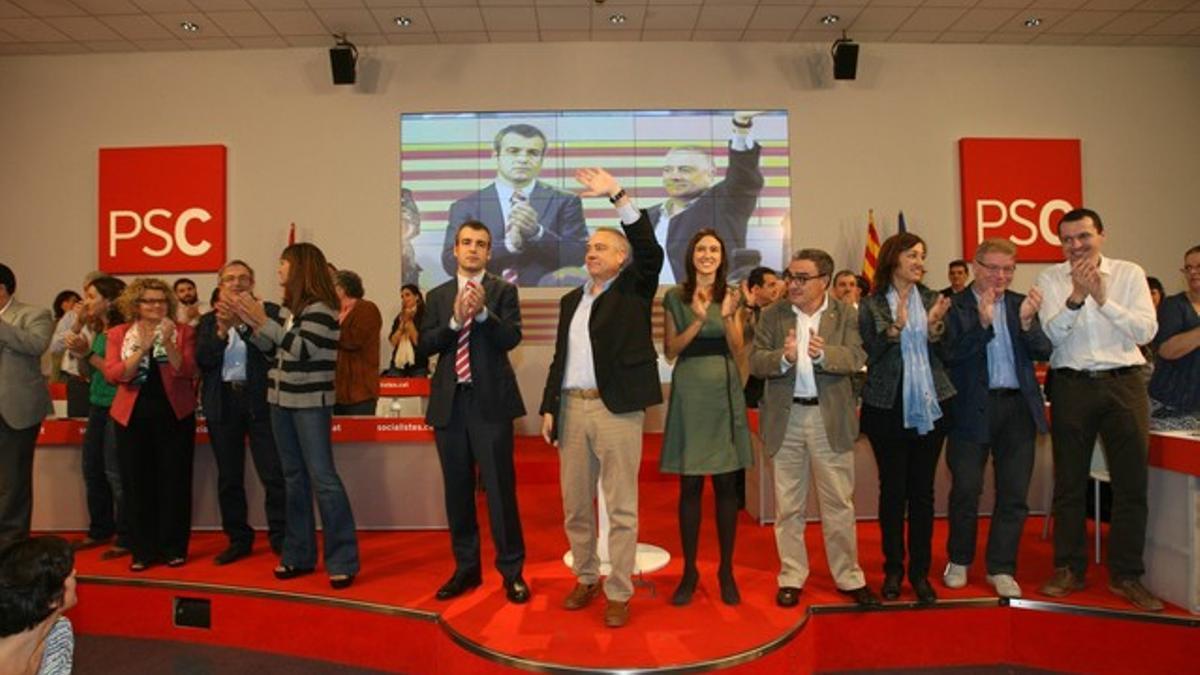 El consell nacional del PSC, con Maurici Lucena a la derecha de Pere Navarro.