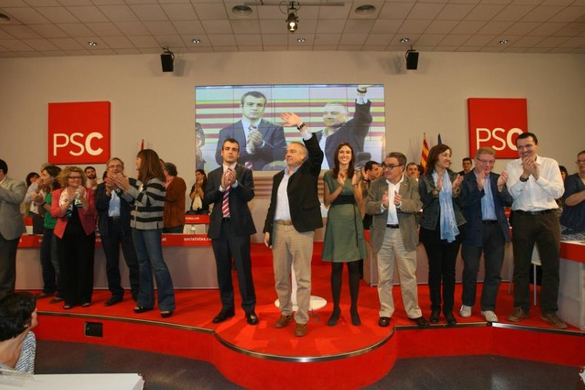 El consell nacional del PSC, amb Maurici Lucena a la dreta de Pere Navarro. El consell nacional del PSC, amb Maurici Lucena a la dreta de Pere Navarro.