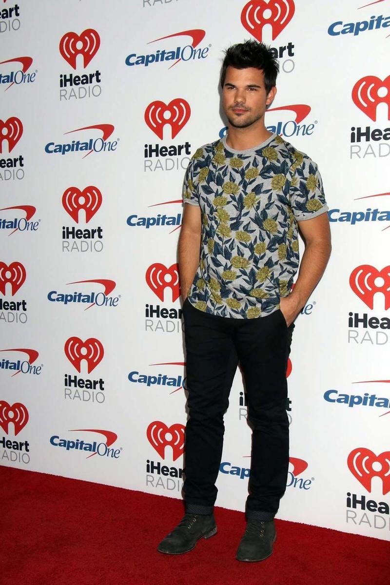 Taylor Lautner, en la alfombra roja del iHeartRadio Music Festival