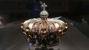 Corona d’Eugènia de Montijo. | S. SAKUTIN / AFP
