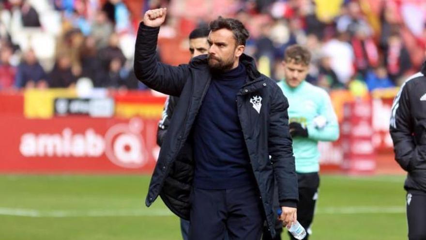 Rubén Albés hace un gesto durante un partido de esta temporada.