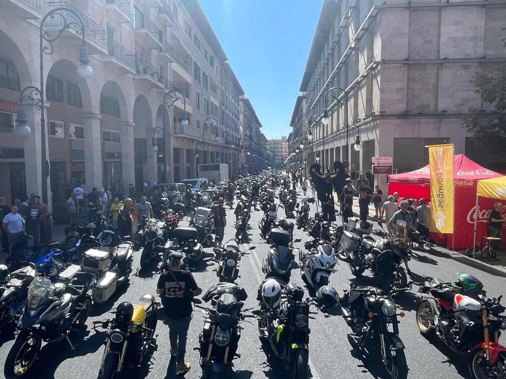 Más de 2.000 moteros participan en la MotoRock FM de Mallorca