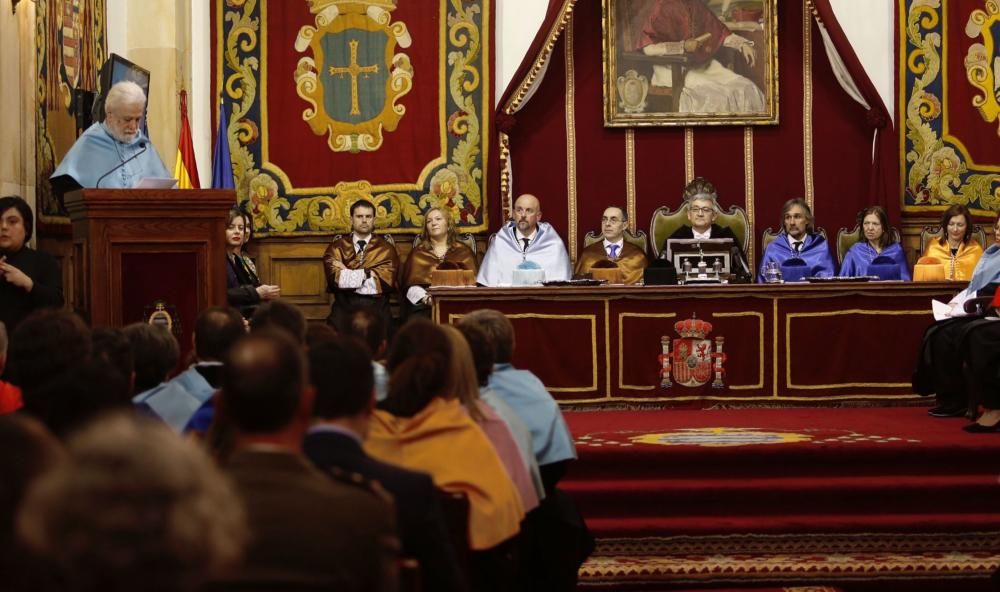 Solemne Acto de Investidura como Doctor Honoris Causa de Francesco Tonucci en la Universidad de Oviedo