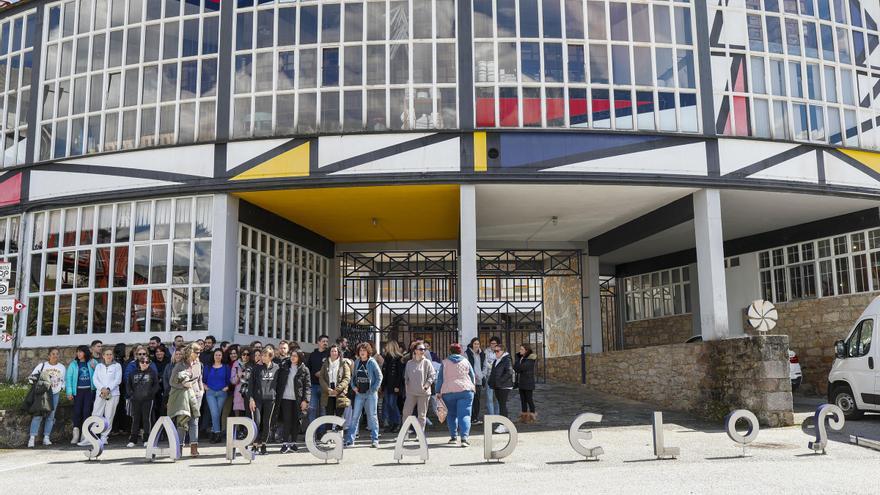 Sargadelos da marcha atrás al cierre de una de sus dos fábricas y comunica que no habrá despidos