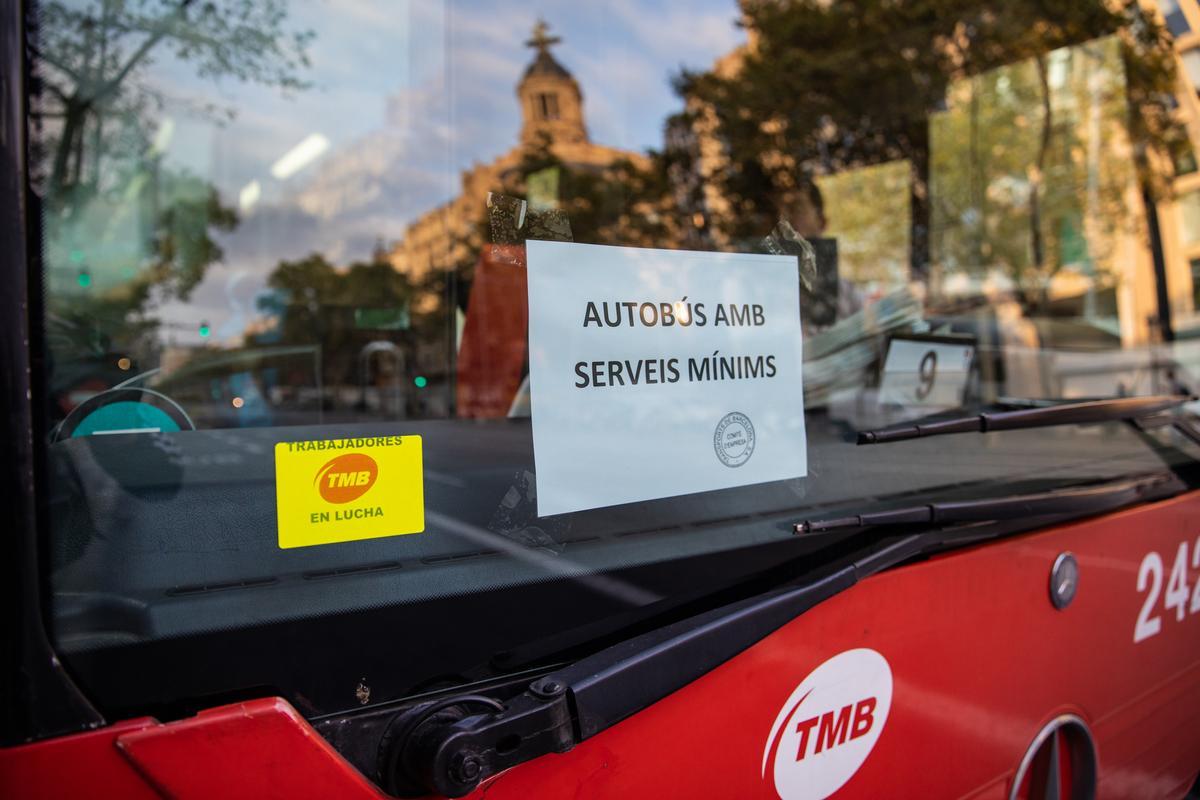 Primer día de huelga de autobuses en Barcelona