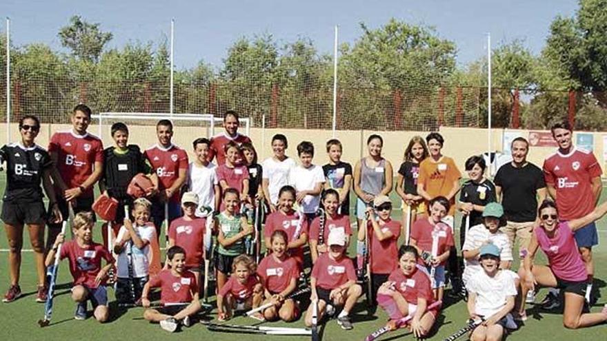 Cuatro internacionales argentinos apoyan al MHC