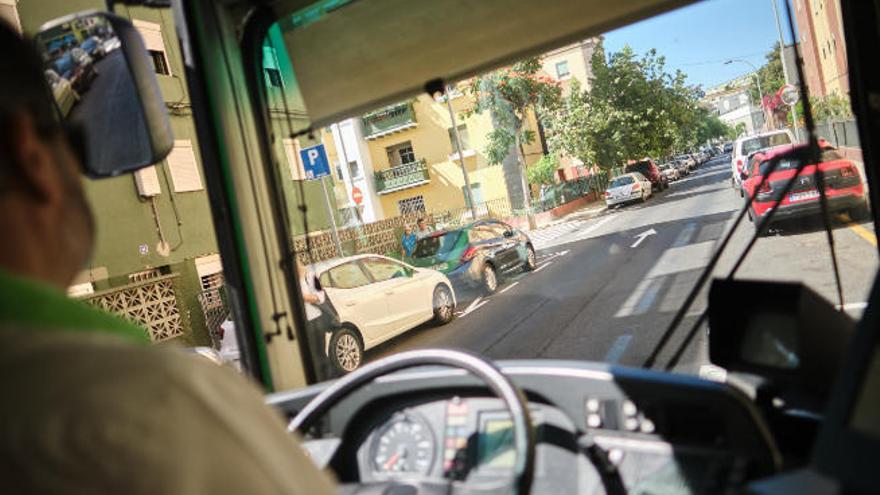 Una guagua de Titsa.