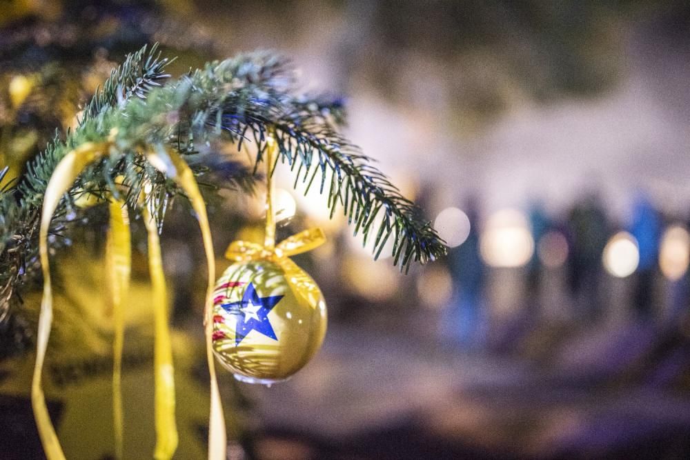 Prop de 3000 persones celebren el Cap d'Any a l'es