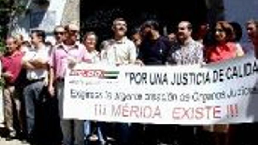 Los trabajadores de Justicia reclaman mejoras al Gobierno